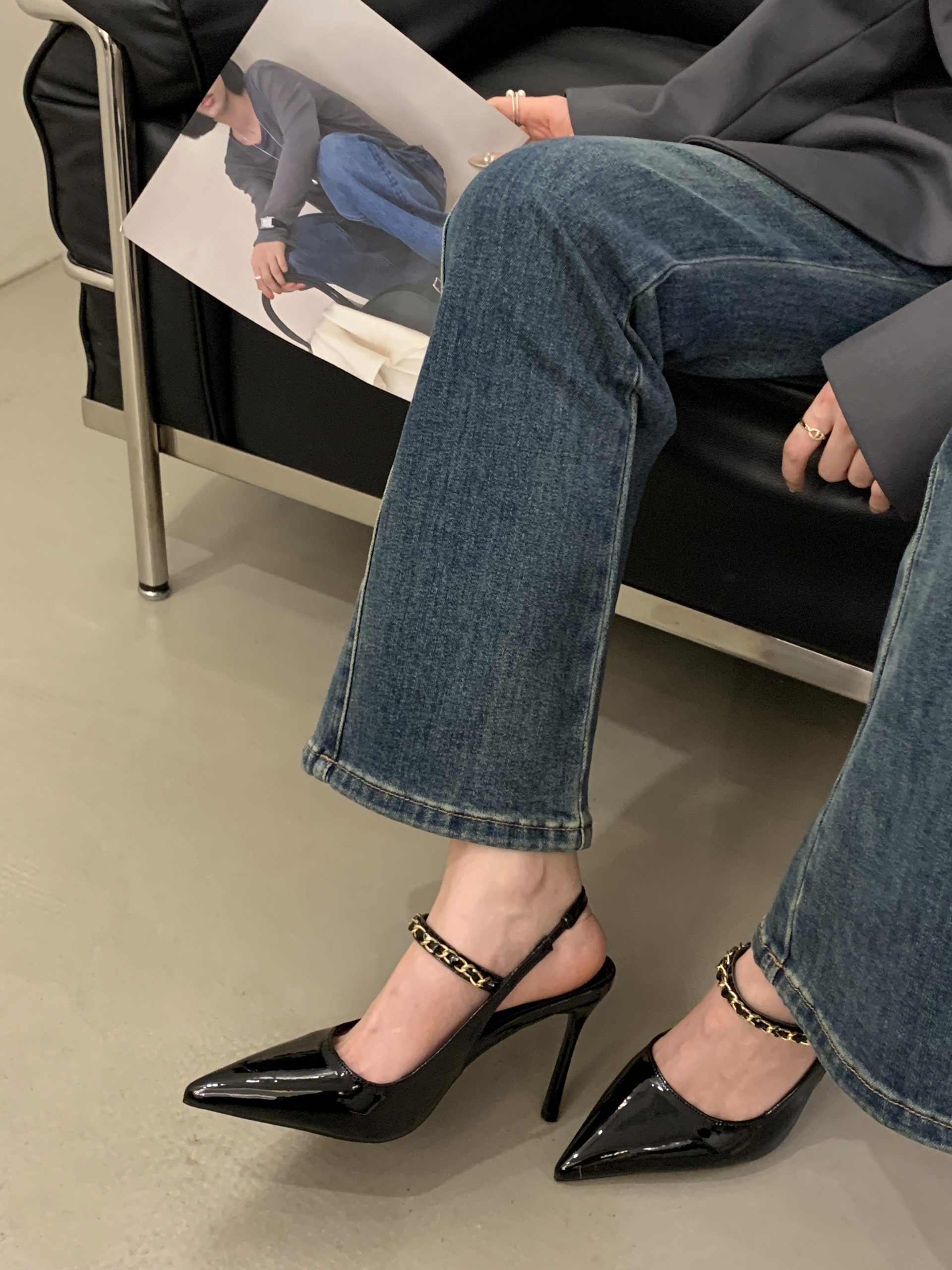 2025 Spring Summer New Pointed Toe Black Thin High Heel Chain Chanel Style Queen High Heels 35-40 - Image 3