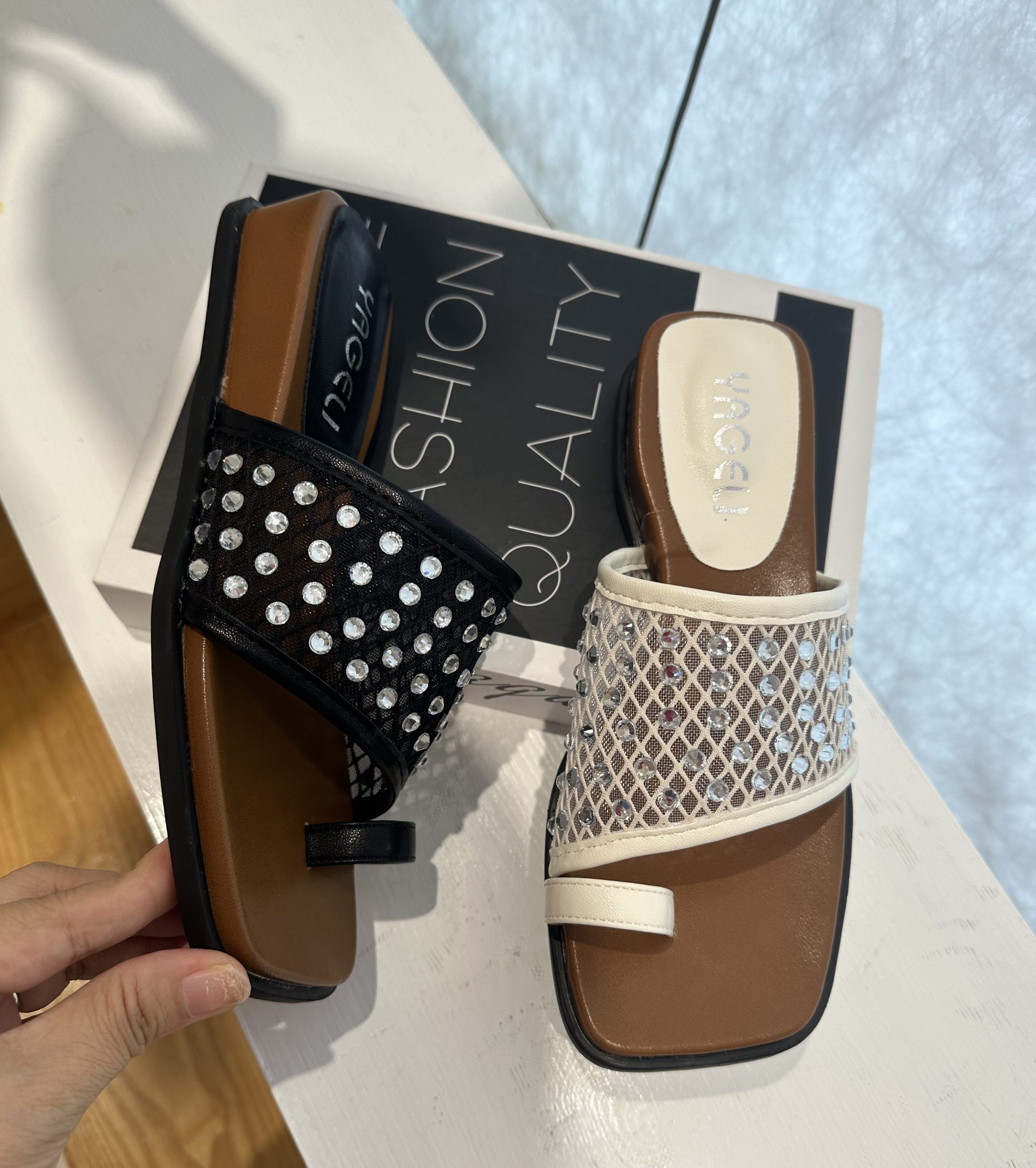 French Toe Thong Slippers Women 2025 New Summer Flat Beach Sandals Soft Sole One Strap - Image 2