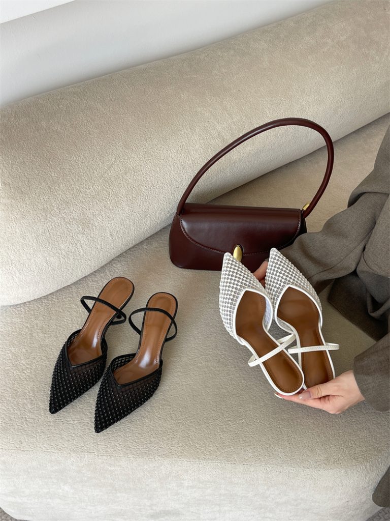 2025 New Fashion Pointed Toe Closed Toe Ankle Strap High Heel Sandals for Women