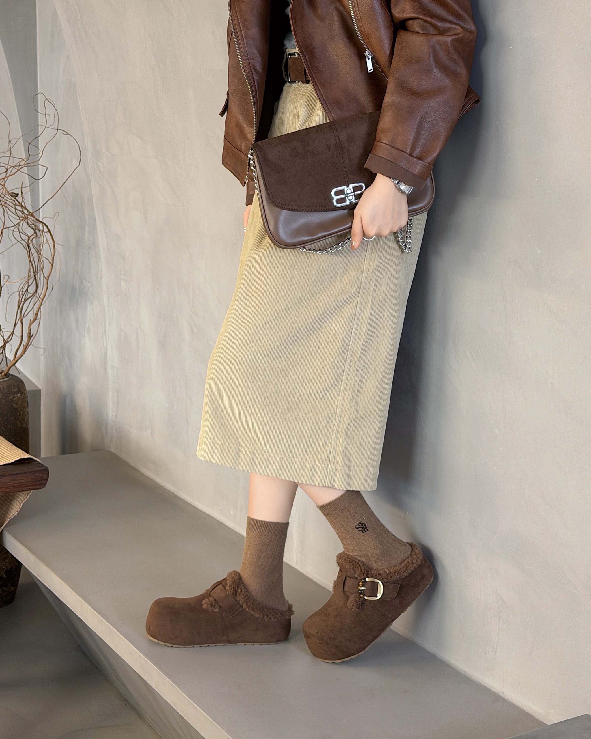 2025 New Winter Retro Casual Warm Lined Birkenstock Women's Leather Slippers - Image 4