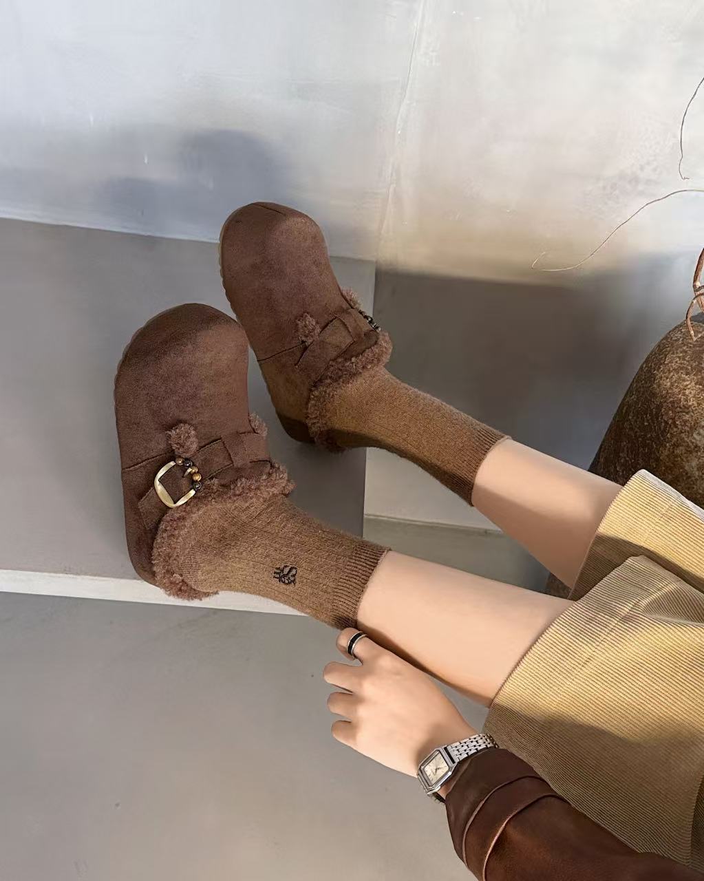 2025 New Winter Women's Faux Fur Lined Platform Slippers with Hidden Heel Increase - Image 4